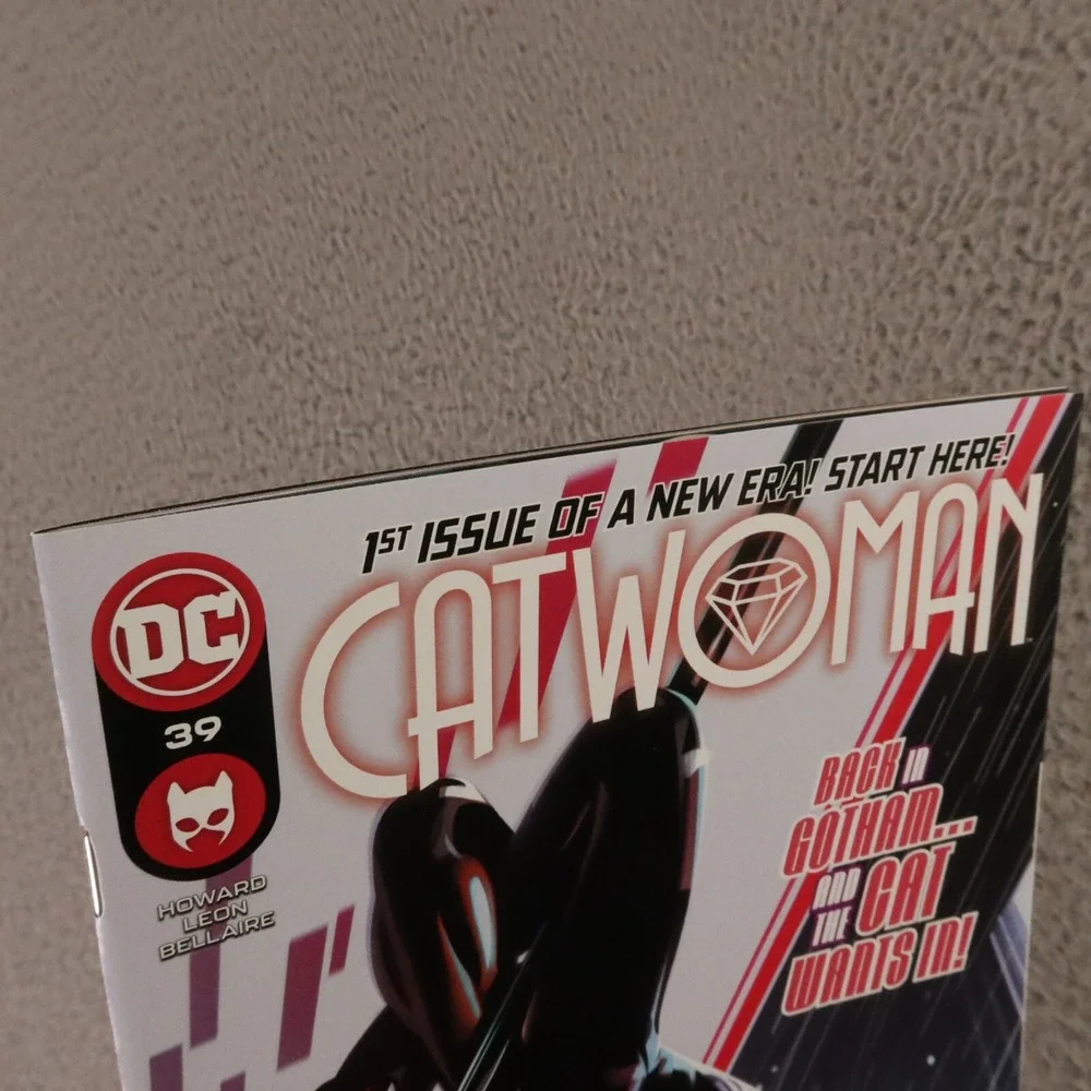 Catwoman #39 2022 1st‎ App of Valmont Cover A Jeff Dekal DC NM